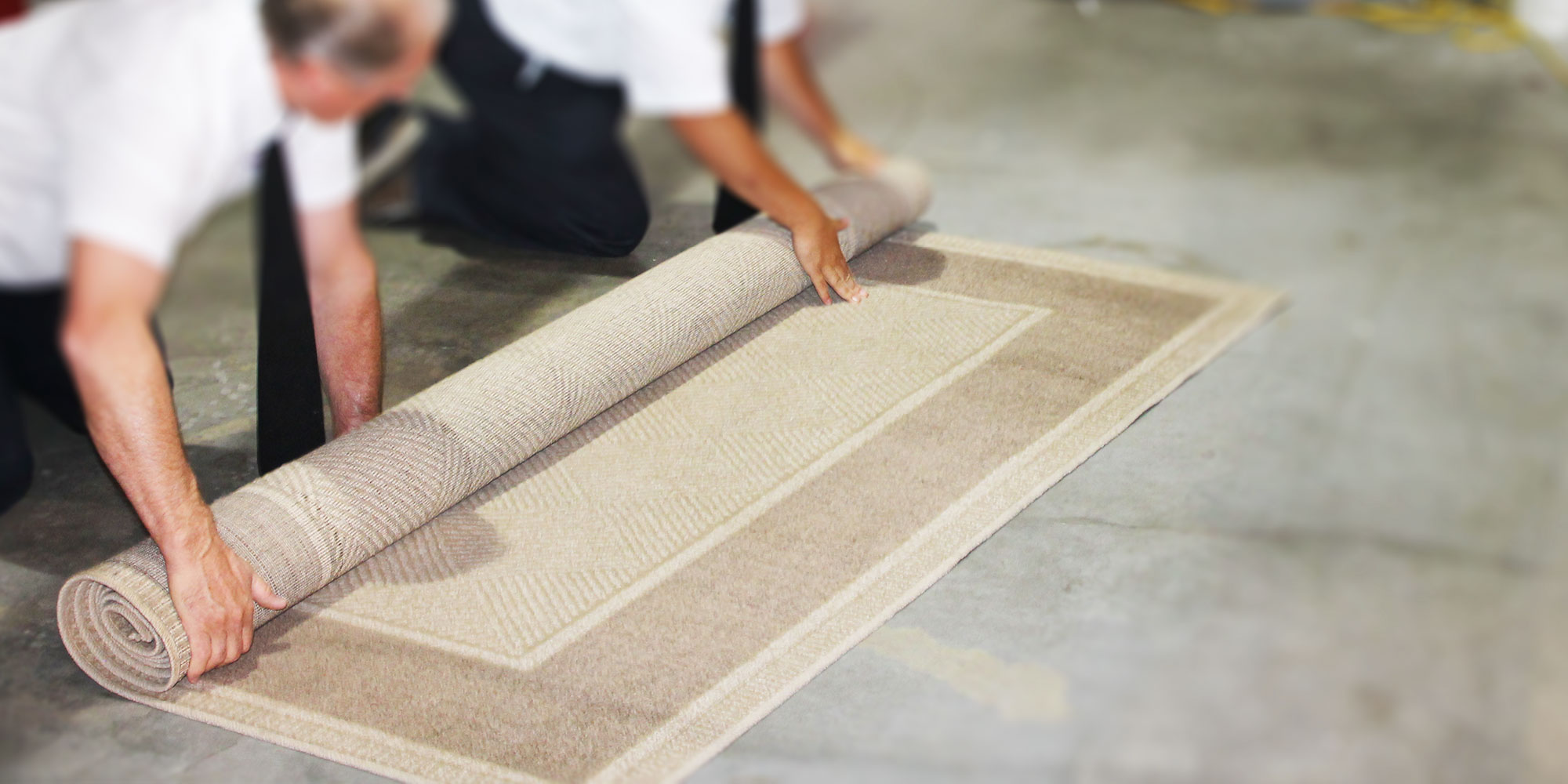 Unfolding-area-rug-before-cleaning Unfolding area-rug before cleaning